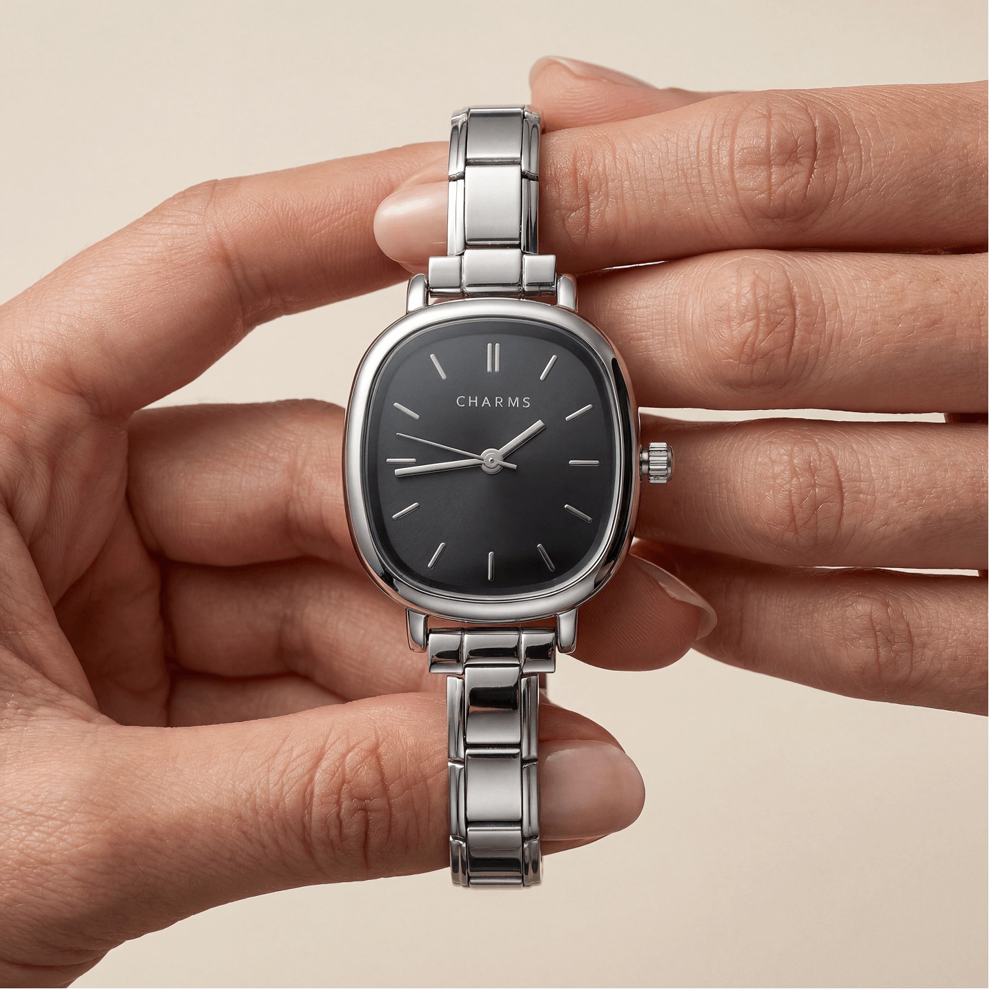 Capri – Silber mit schwarzem Zifferblatt